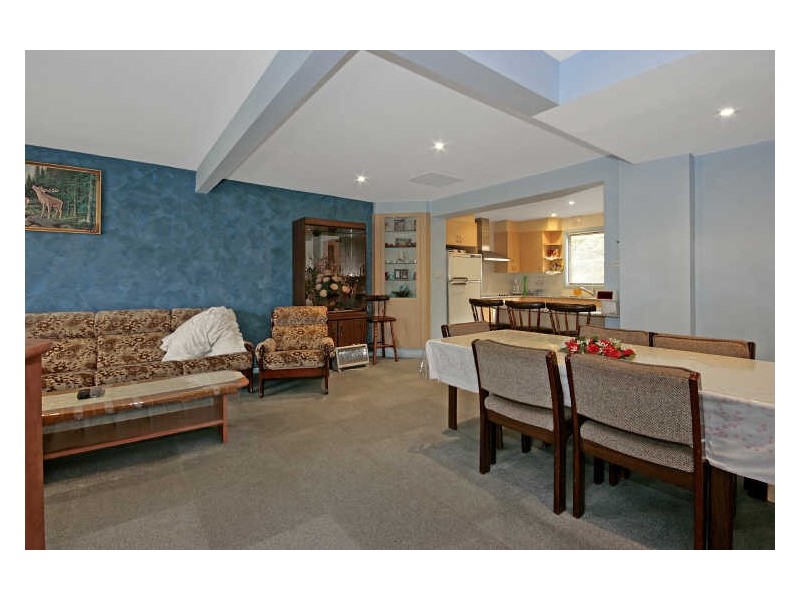 6 Johnson Place, Surf Beach NSW 2536