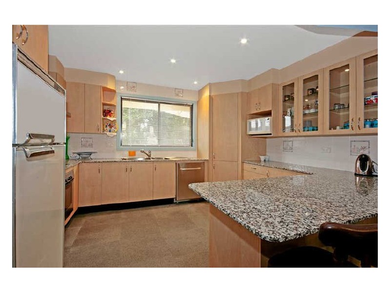 6 Johnson Place, Surf Beach NSW 2536