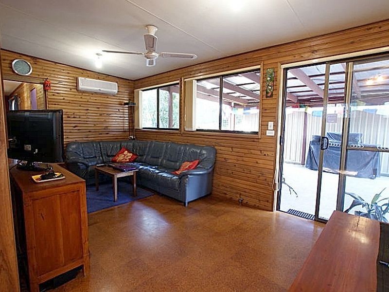 62 Berrima Parade, Surfside NSW 2536