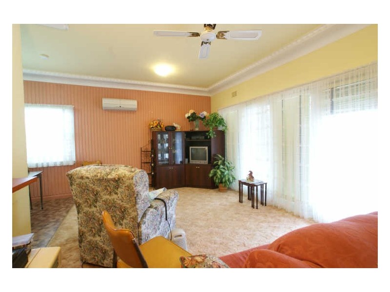 37 Clyde Street, Batemans Bay NSW 2536