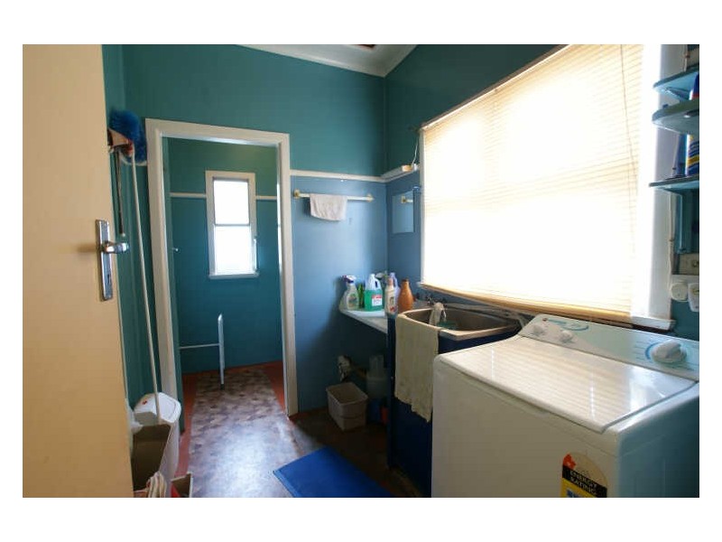37 Clyde Street, Batemans Bay NSW 2536