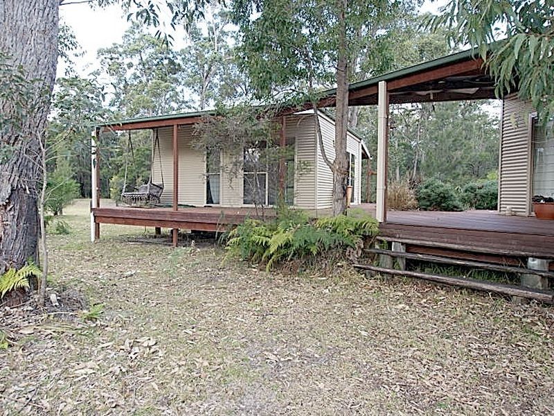 4 The Inlet, Mossy Point NSW 2537