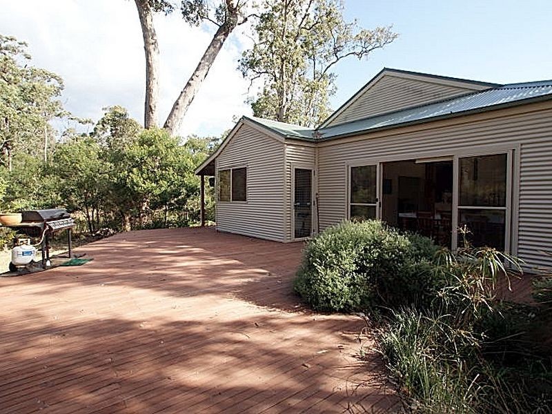 4 The Inlet, Mossy Point NSW 2537