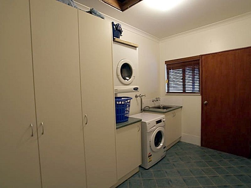 4 The Inlet, Mossy Point NSW 2537