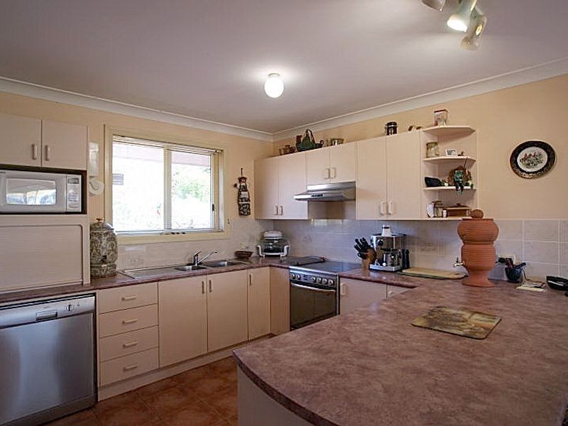4 Bellbird Close, Surfside NSW 2536