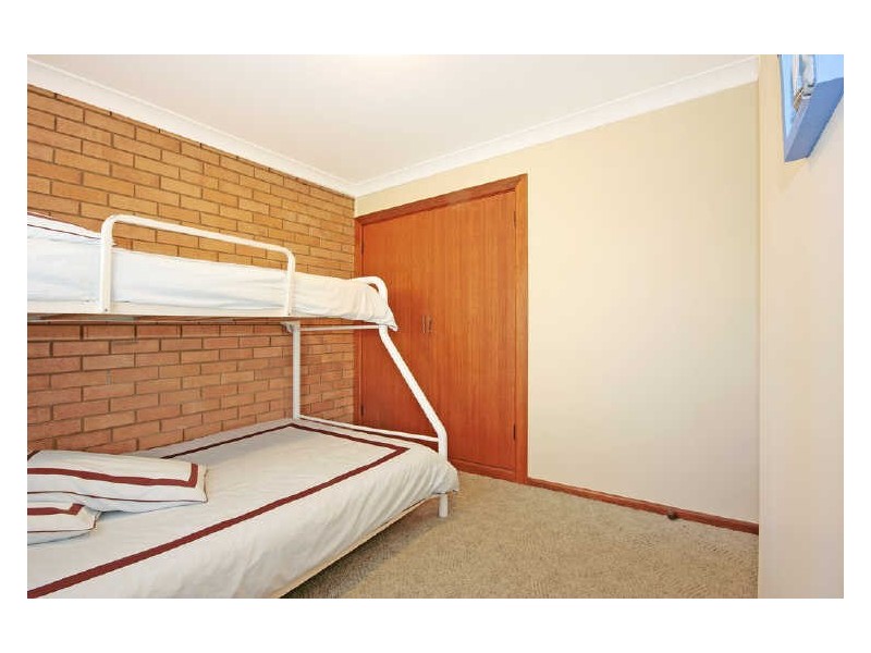 8 Clarke Street, Broulee NSW 2537