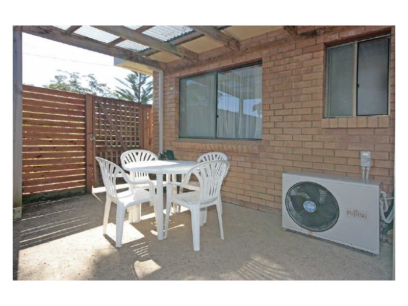 8 Clarke Street, Broulee NSW 2537