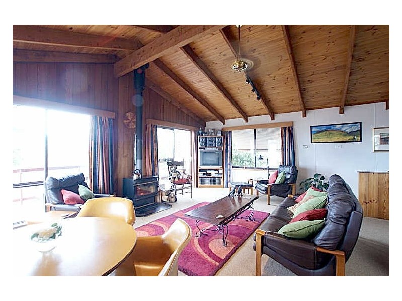 2 Denham Avenue, Denhams Beach NSW 2536