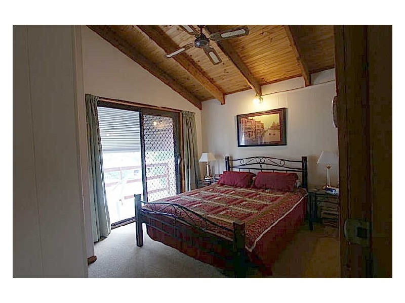 2 Denham Avenue, Denhams Beach NSW 2536