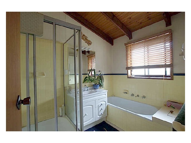 2 Denham Avenue, Denhams Beach NSW 2536