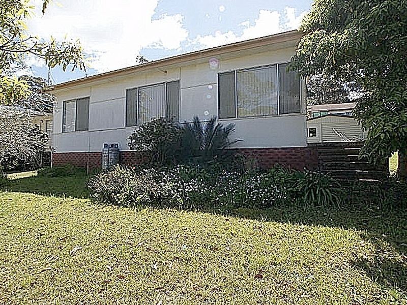 11 Denham Avenue, Denhams Beach NSW 2536