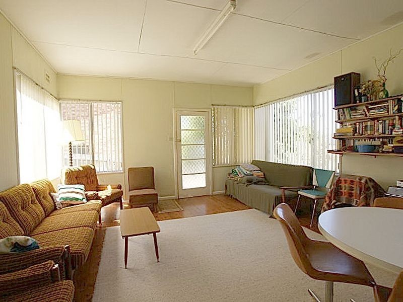 11 Denham Avenue, Denhams Beach NSW 2536