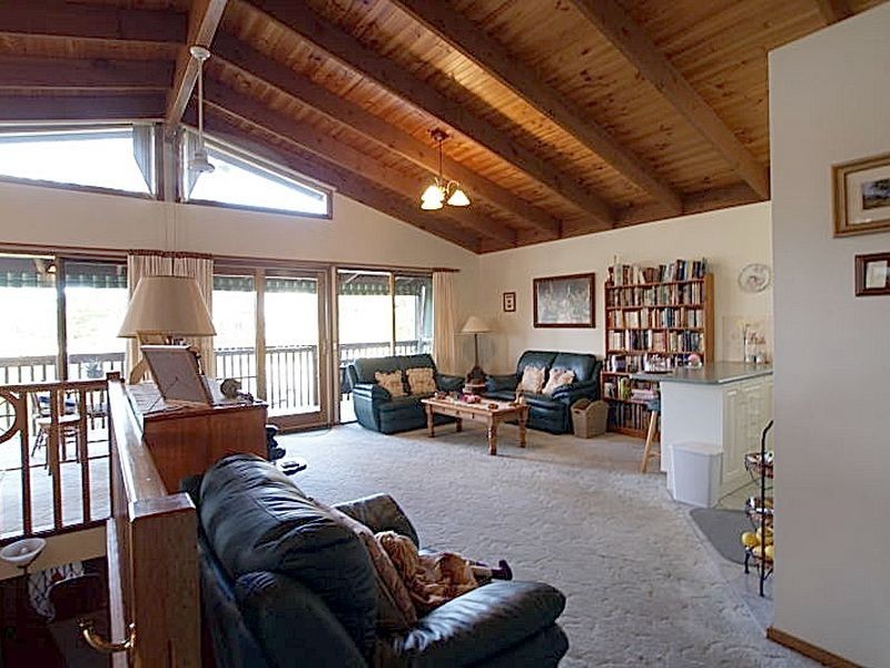 8 Wallarah Street, Surfside NSW 2536