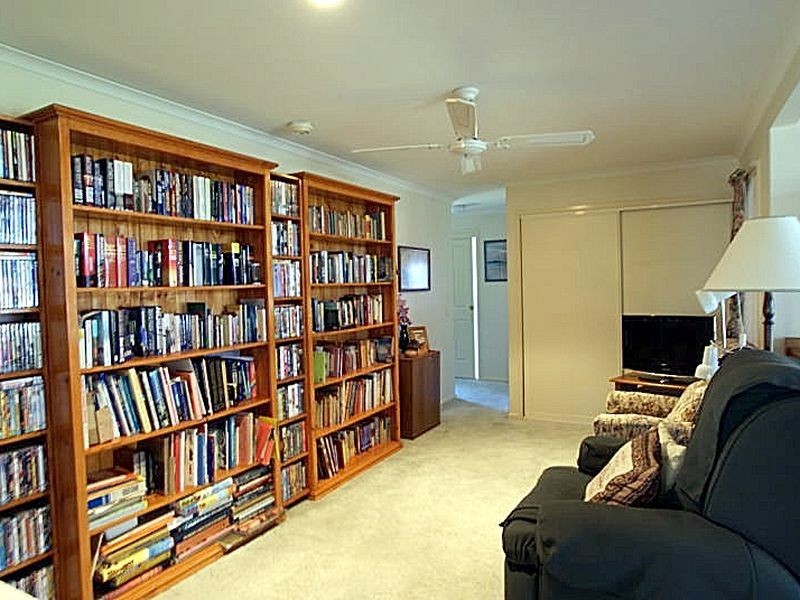 8 Wallarah Street, Surfside NSW 2536