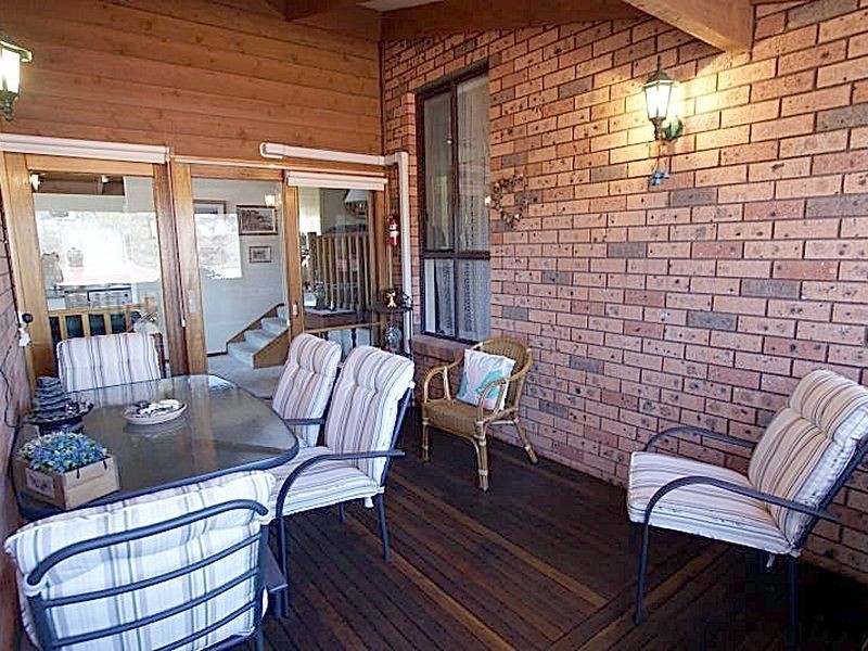 8 Wallarah Street, Surfside NSW 2536