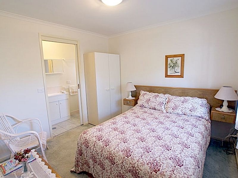 8 Wallarah Street, Surfside NSW 2536