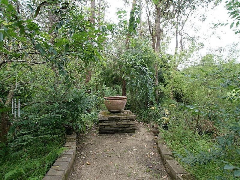 31 Buckenboura Road, Mogo NSW 2536