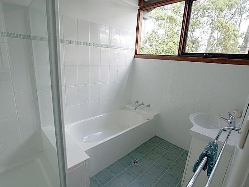 1 Pacific Street, Mossy Point NSW 2537