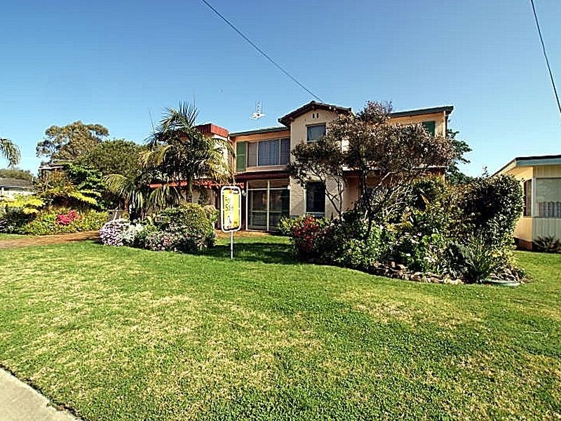 39 Wallaringa Street, Surfside NSW 2536
