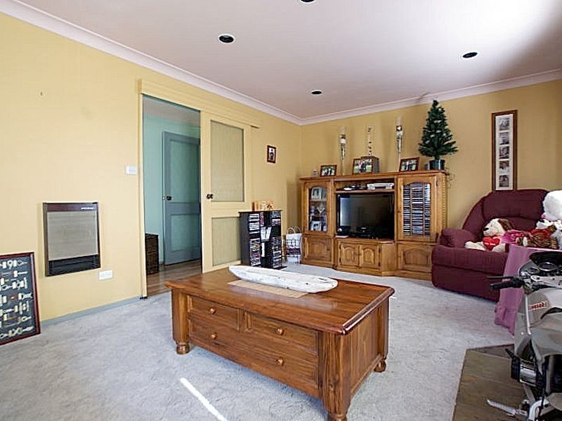 23 Belbowrie Parade, Maloneys Beach NSW 2536
