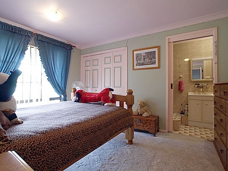 23 Belbowrie Parade, Maloneys Beach NSW 2536