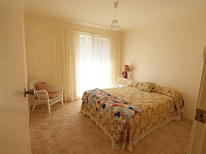 72 Cook Avenue, Surf Beach NSW 2536