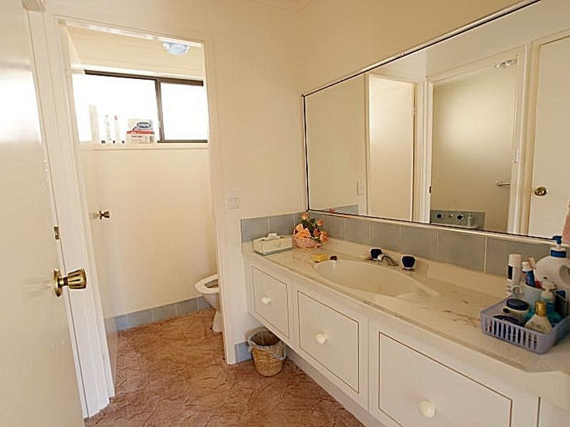 72 Cook Avenue, Surf Beach NSW 2536