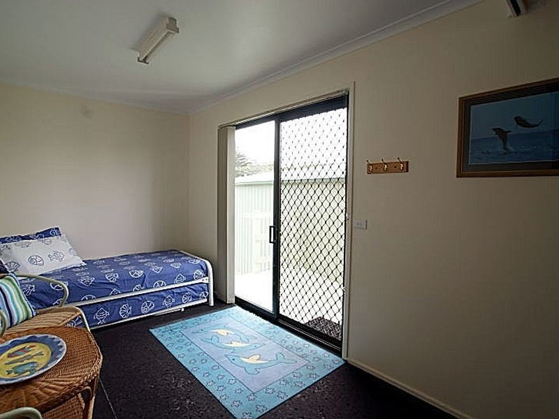 4 Barton Parade, Tomakin NSW 2537