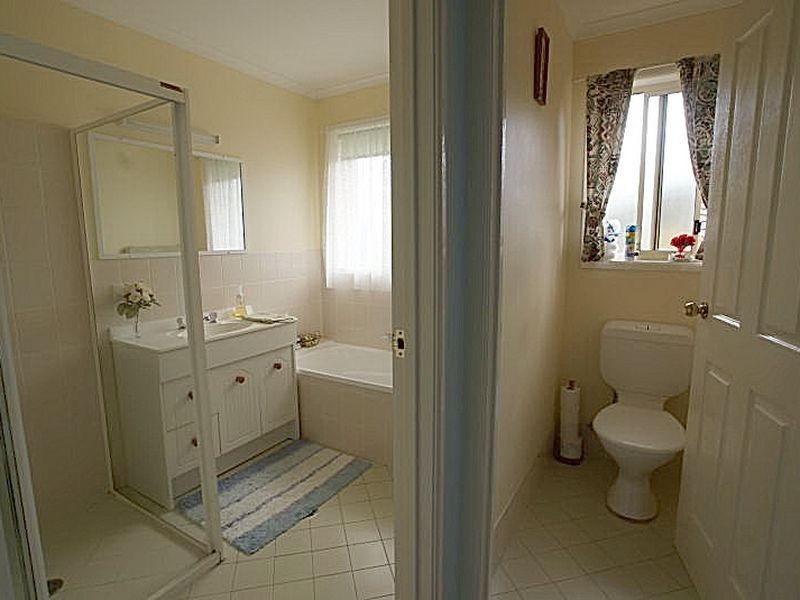 2 Wentworth Avenue, Sunshine Bay NSW 2536