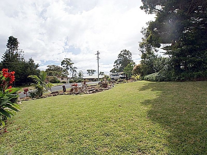 2 Wallarah Street, Surfside NSW 2536