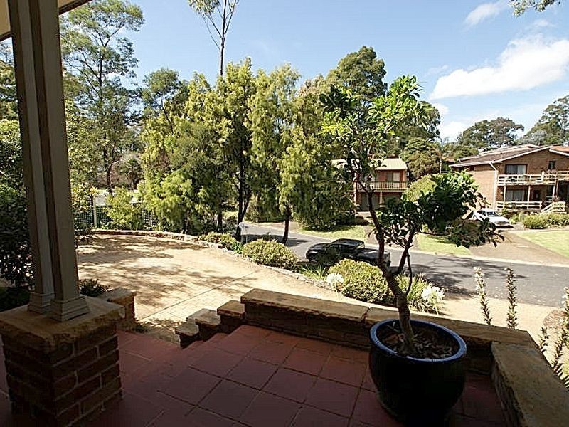 8 Beechwood Court, Sunshine Bay NSW 2536