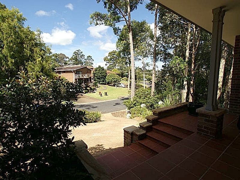 8 Beechwood Court, Sunshine Bay NSW 2536
