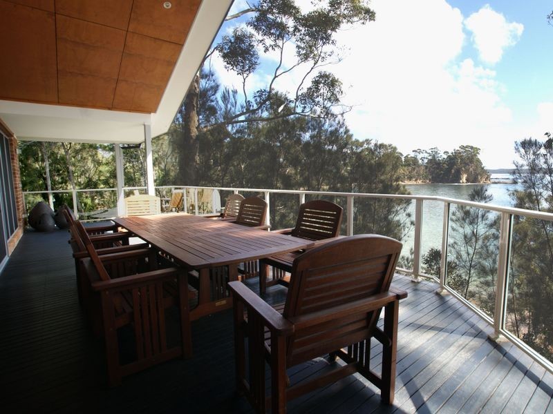 8 Beechwood Court, Sunshine Bay NSW 2536