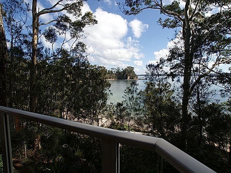 8 Beechwood Court, Sunshine Bay NSW 2536