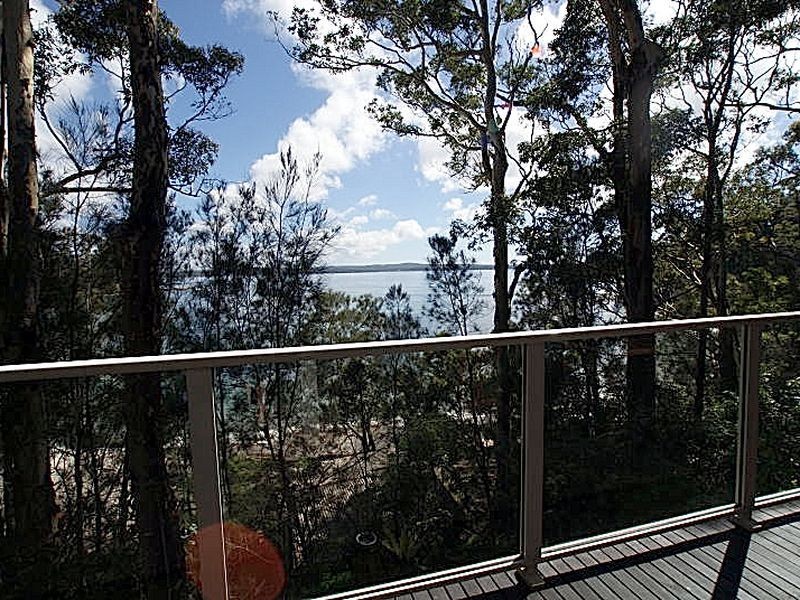 8 Beechwood Court, Sunshine Bay NSW 2536