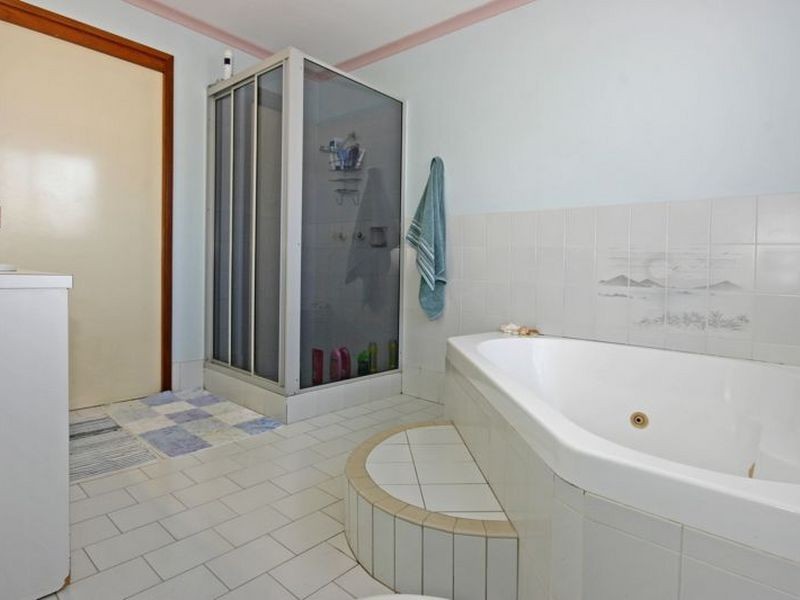 15 Wills Crescent, Sunshine Bay NSW 2536