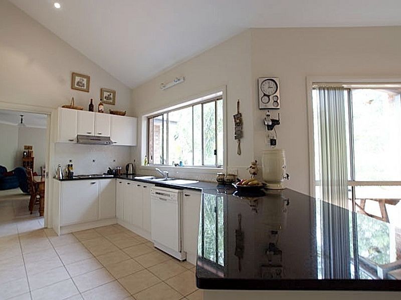 5 Burri Palm Way, Surfside NSW 2536