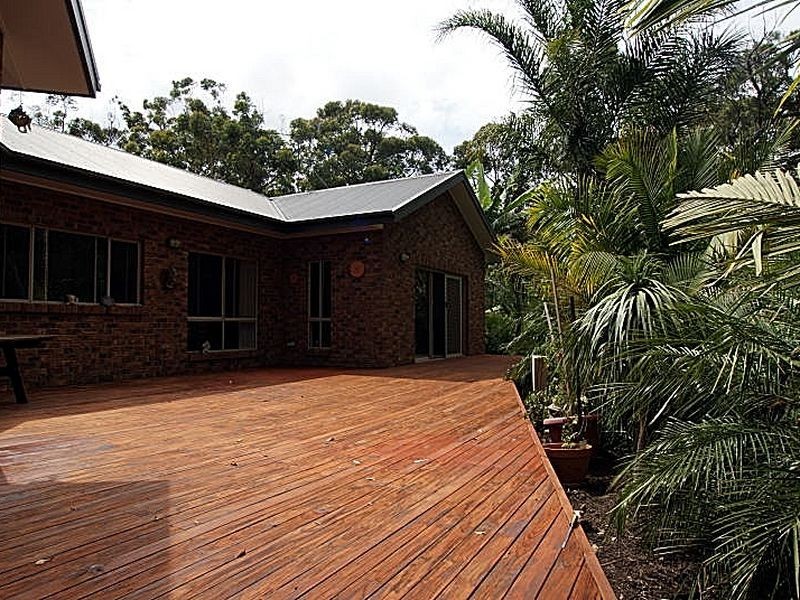 5 Burri Palm Way, Surfside NSW 2536