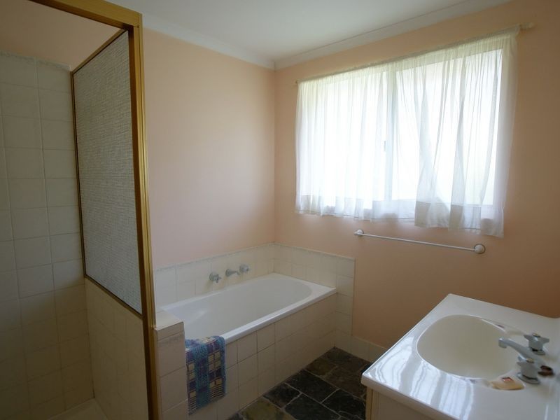 18 Osprey Place, Surfside NSW 2536