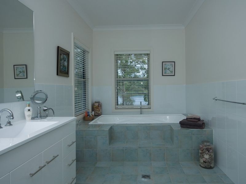 27 Sproxtons Lane, Nelligen NSW 2536