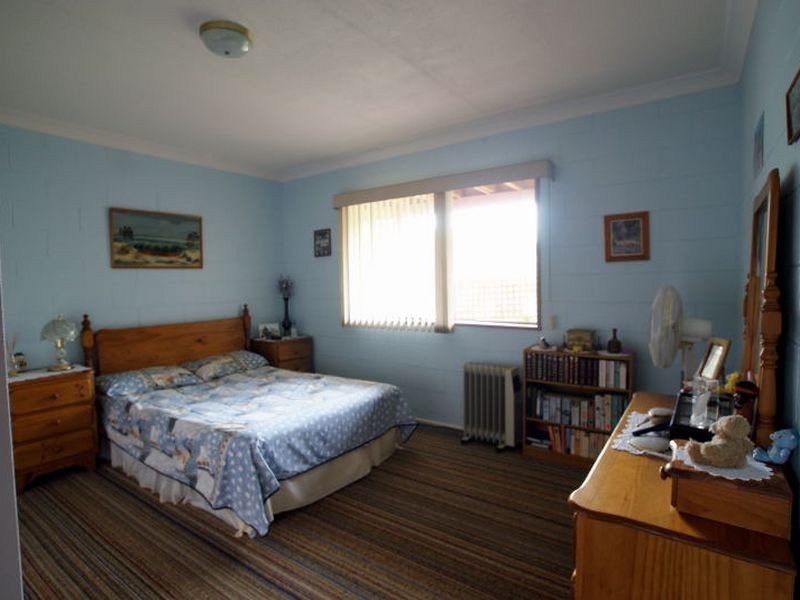15 Edward Road, Batehaven NSW 2536