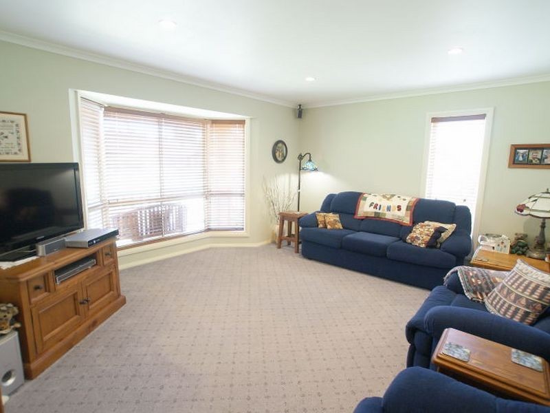 18 Sunshine Bay Road, Sunshine Bay NSW 2536