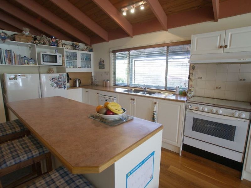 18 Sunshine Bay Road, Sunshine Bay NSW 2536