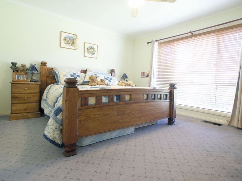 18 Sunshine Bay Road, Sunshine Bay NSW 2536