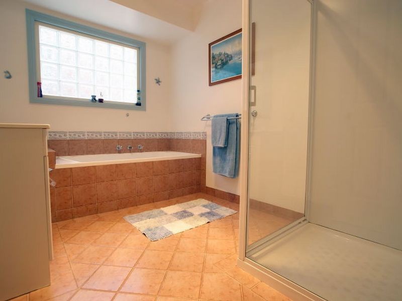 18 Sunshine Bay Road, Sunshine Bay NSW 2536