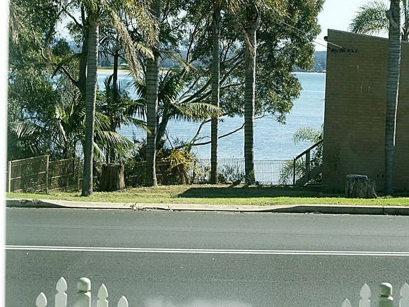 312 Beach Road, Batehaven NSW 2536