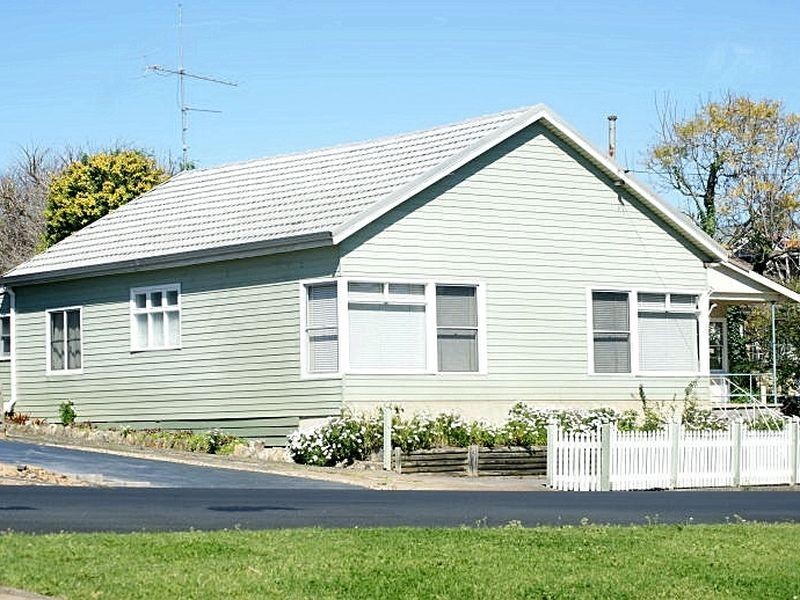 312 Beach Road, Batehaven NSW 2536