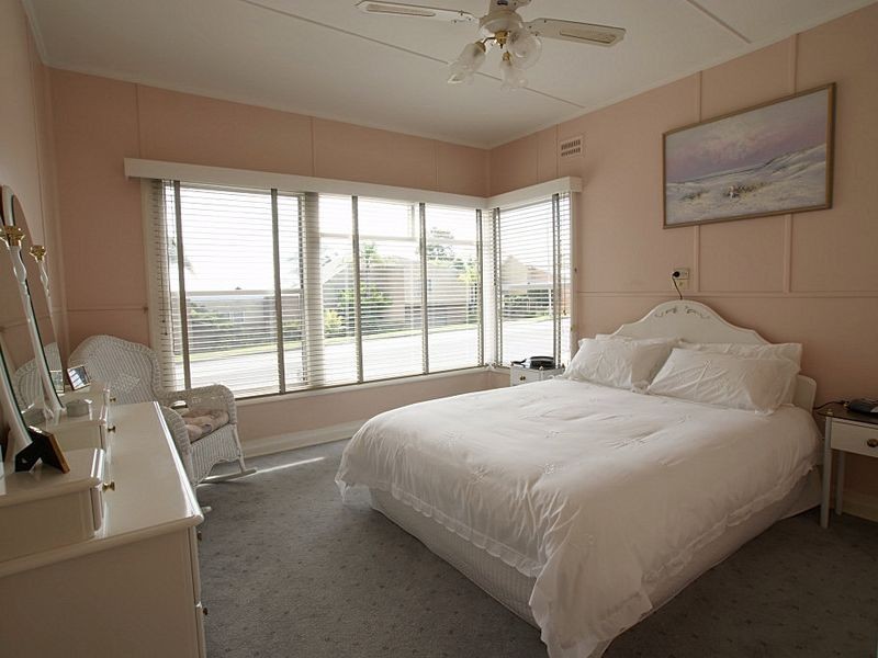 312 Beach Road, Batehaven NSW 2536