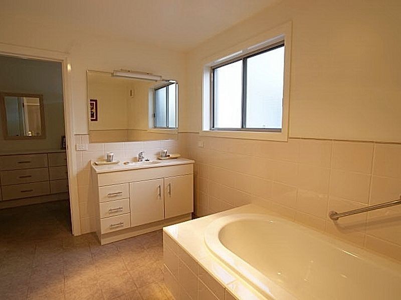 28A Sanctuary Place, Catalina NSW 2536