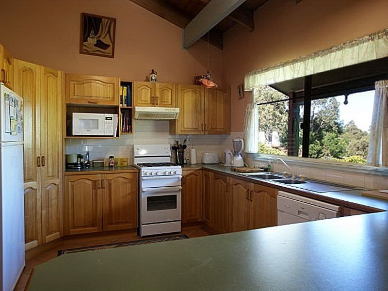 11 Sunset Street, Surfside NSW 2536